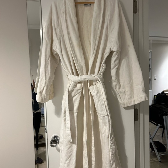 Frette Women's Cream Robe - Picture 1 of 6